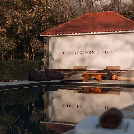 Villa The Resident Villa *